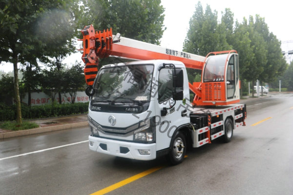 藍(lán)牌K5噸汽車(chē)吊 東風(fēng)多利卡